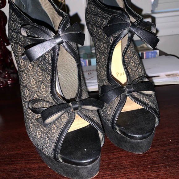 - Christian Louboutin - Picture 6 of 12